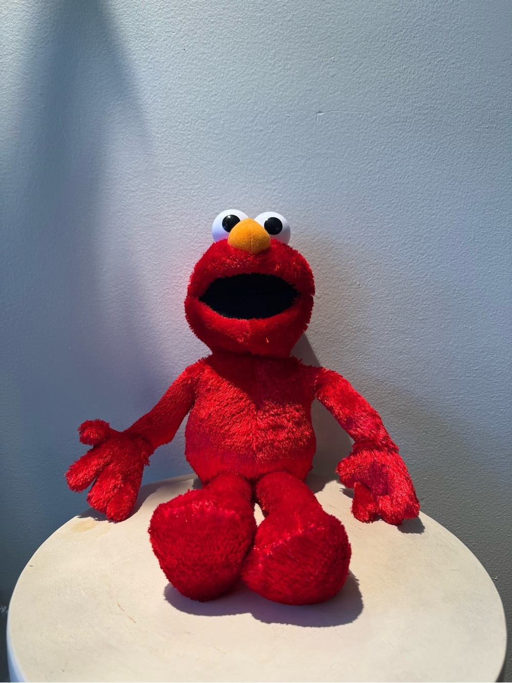 Vintage 2001 Sesame Street Guess What Elmo plush